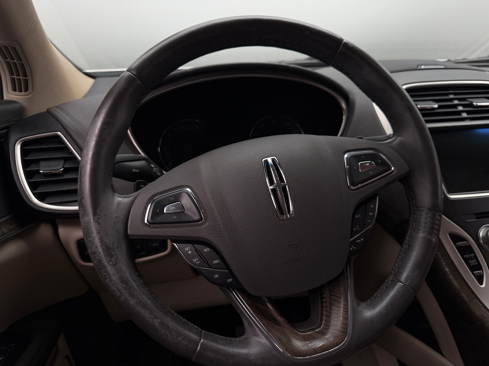 Thumbnail: 2016 Lincoln MKX - 4