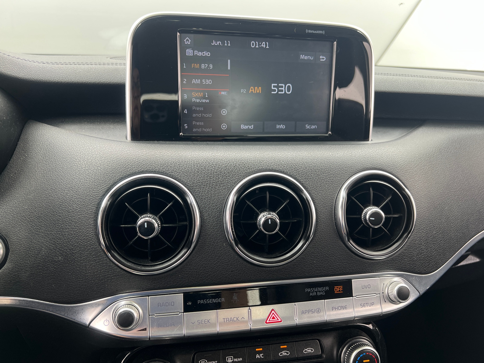 Thumbnail: 2019 Kia Stinger - 3