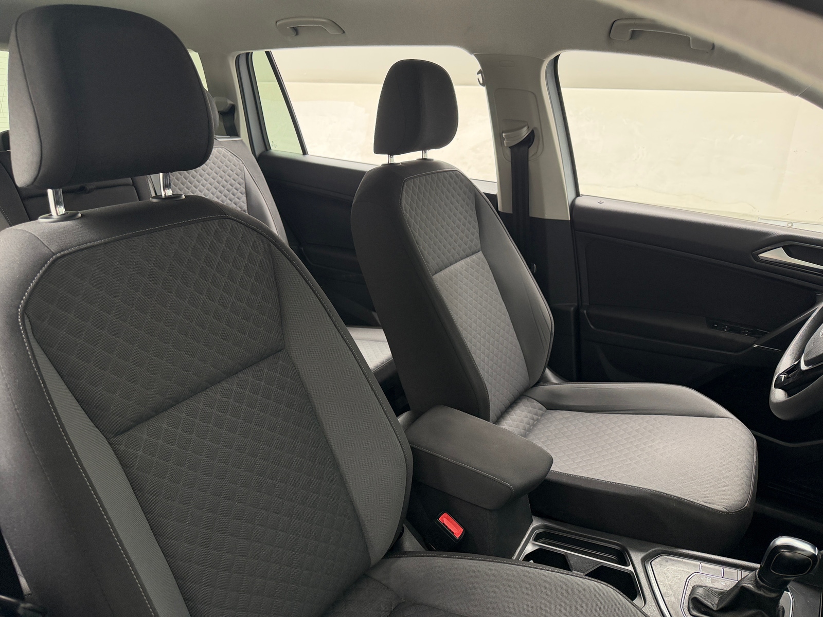 Thumbnail: 2018 Volkswagen Tiguan - 2