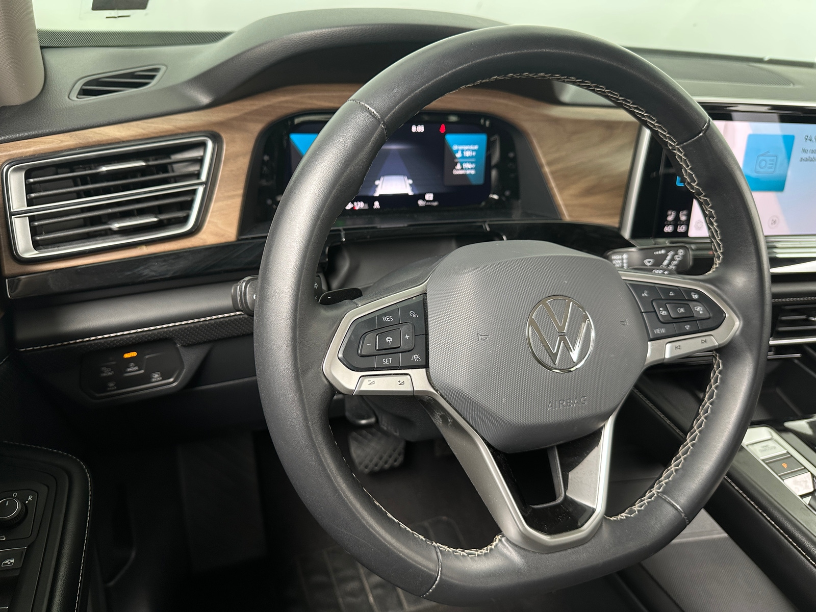 Thumbnail: 2024 Volkswagen Atlas - 4