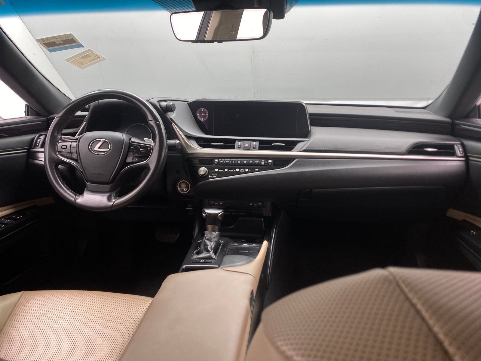 Thumbnail: 2021 Lexus ES - 2