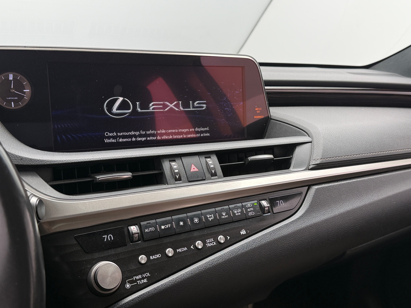 Thumbnail: 2021 Lexus ES - 3