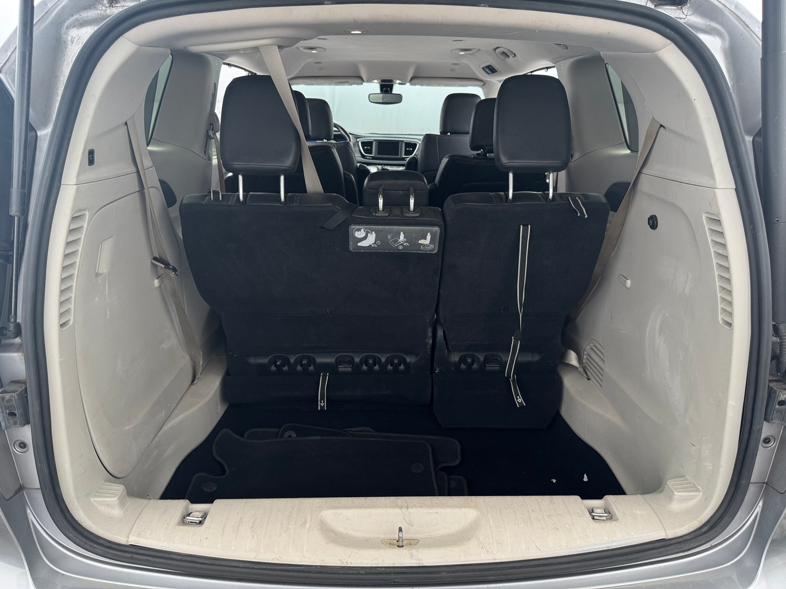 Thumbnail: 2020 Chrysler Pacifica - 6