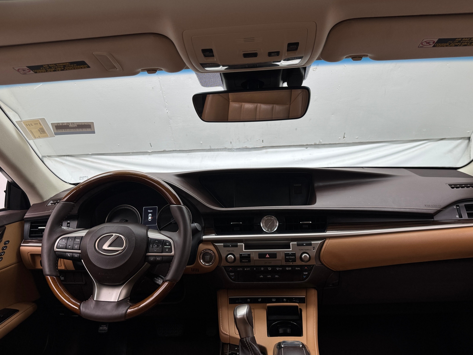Thumbnail: 2016 Lexus ES - 2