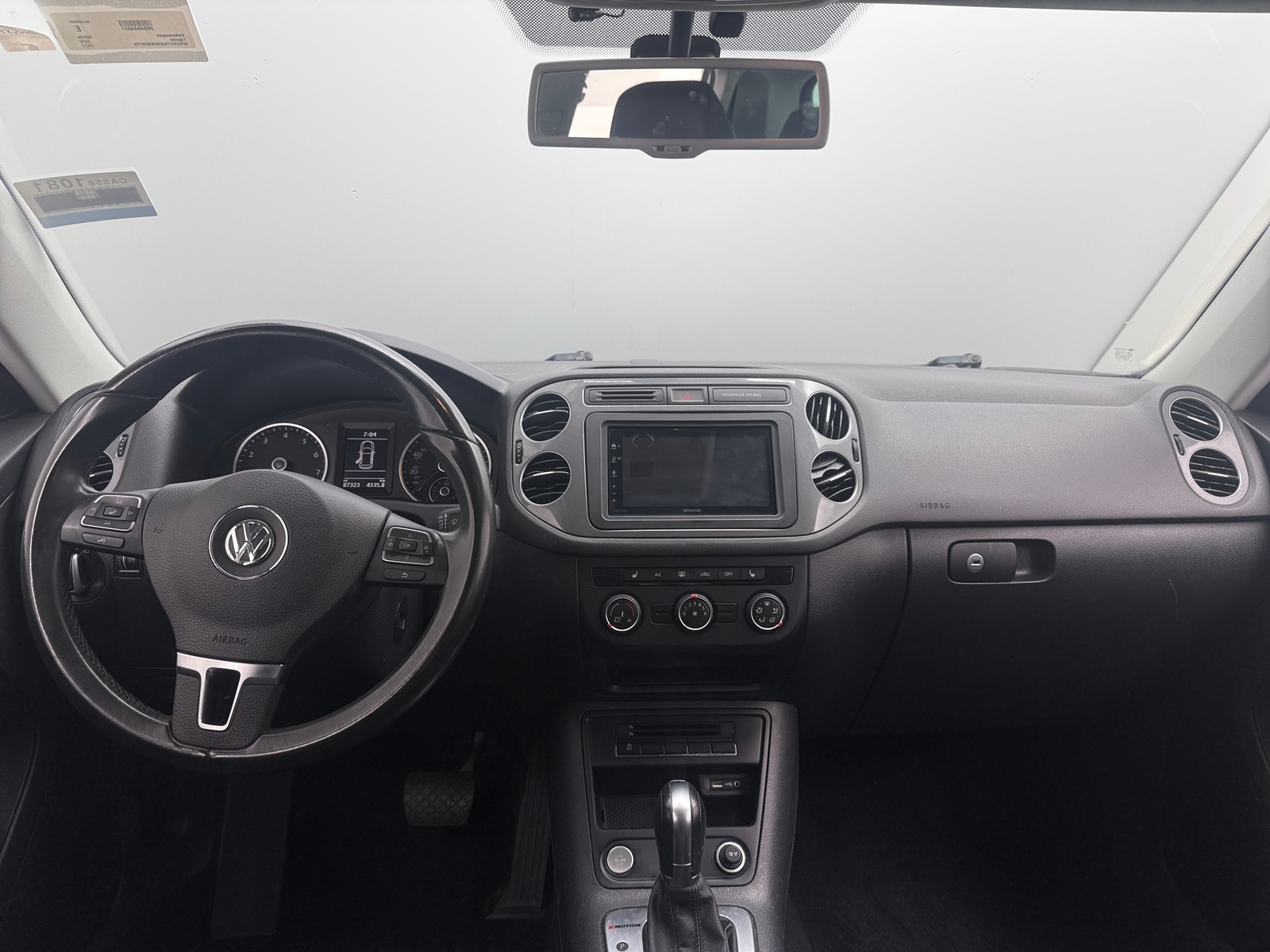 Thumbnail: 2017 Volkswagen Tiguan - 2