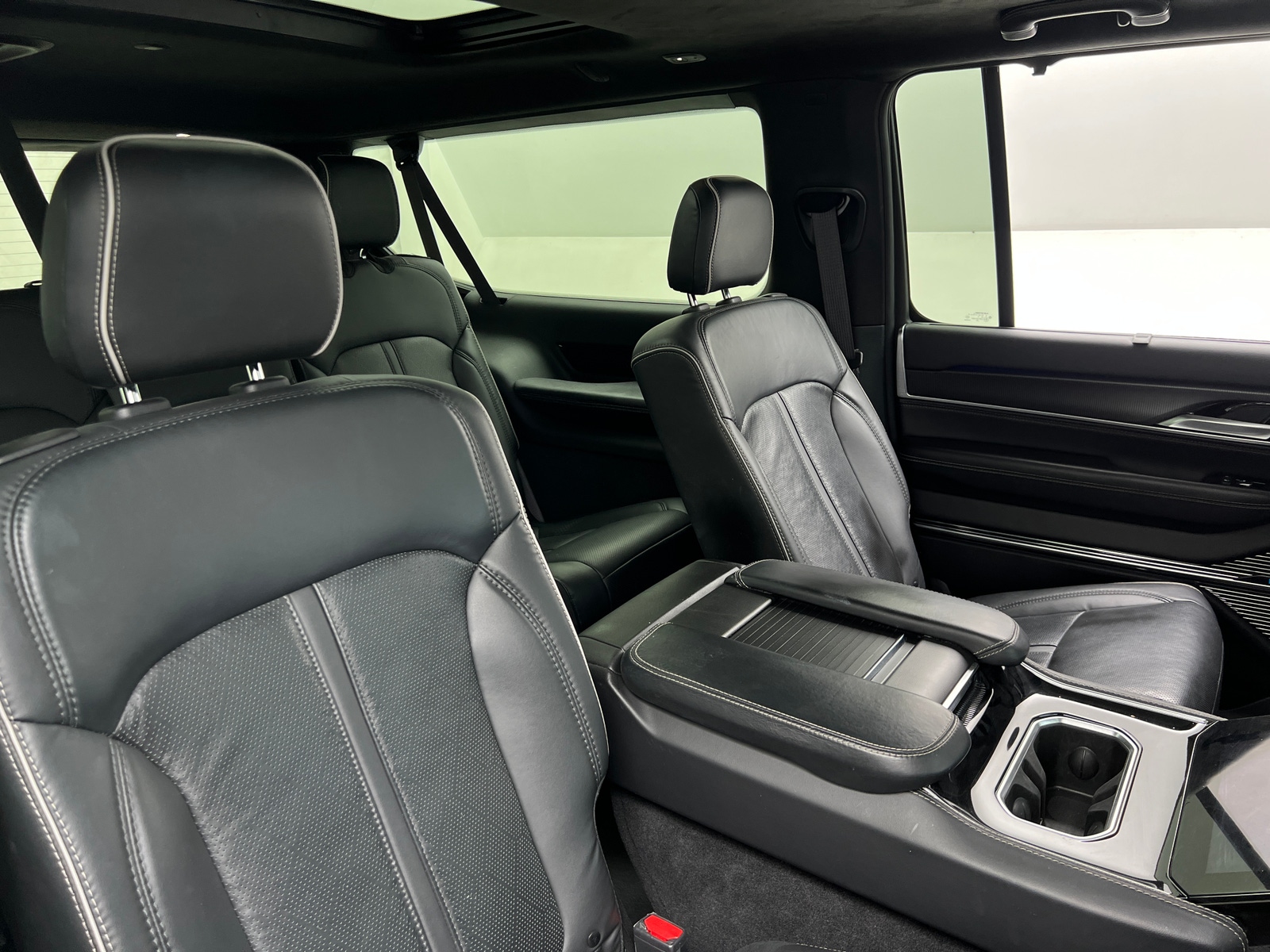 Thumbnail: 2024 Jeep Grand Wagoneer L - 5