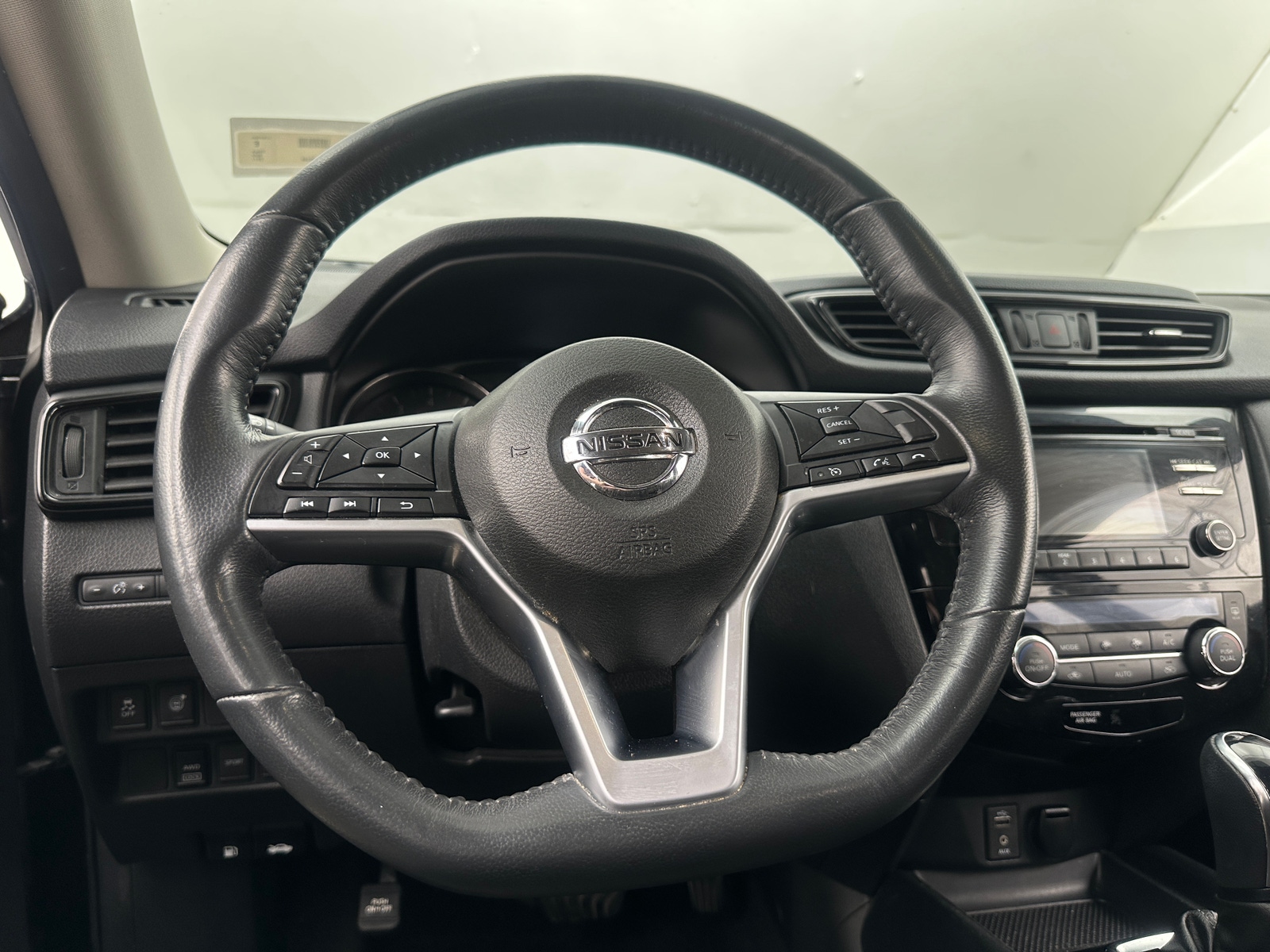 Thumbnail: 2017 Nissan Rogue - 5