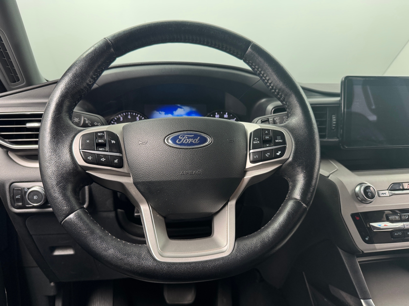 Thumbnail: 2023 Ford Explorer - 4