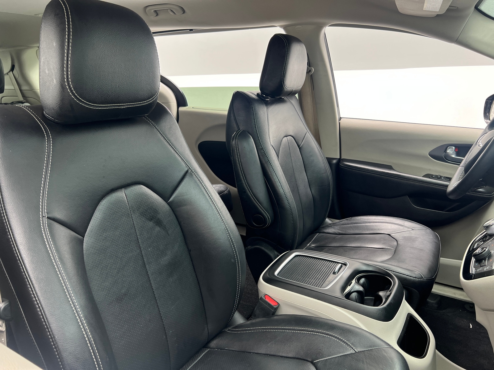 Thumbnail: 2022 Chrysler Pacifica - 2