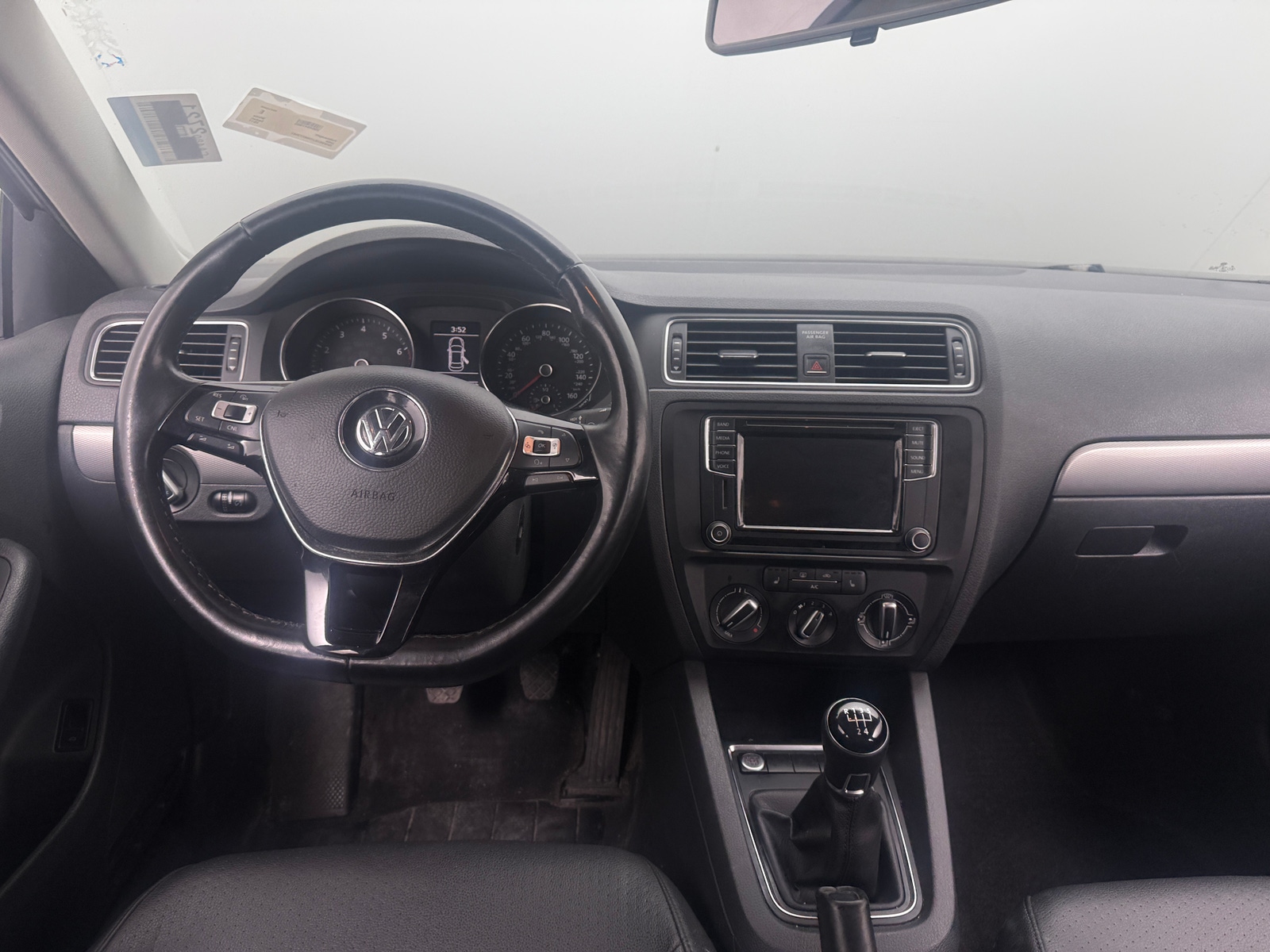 Thumbnail: 2017 Volkswagen Jetta - 4