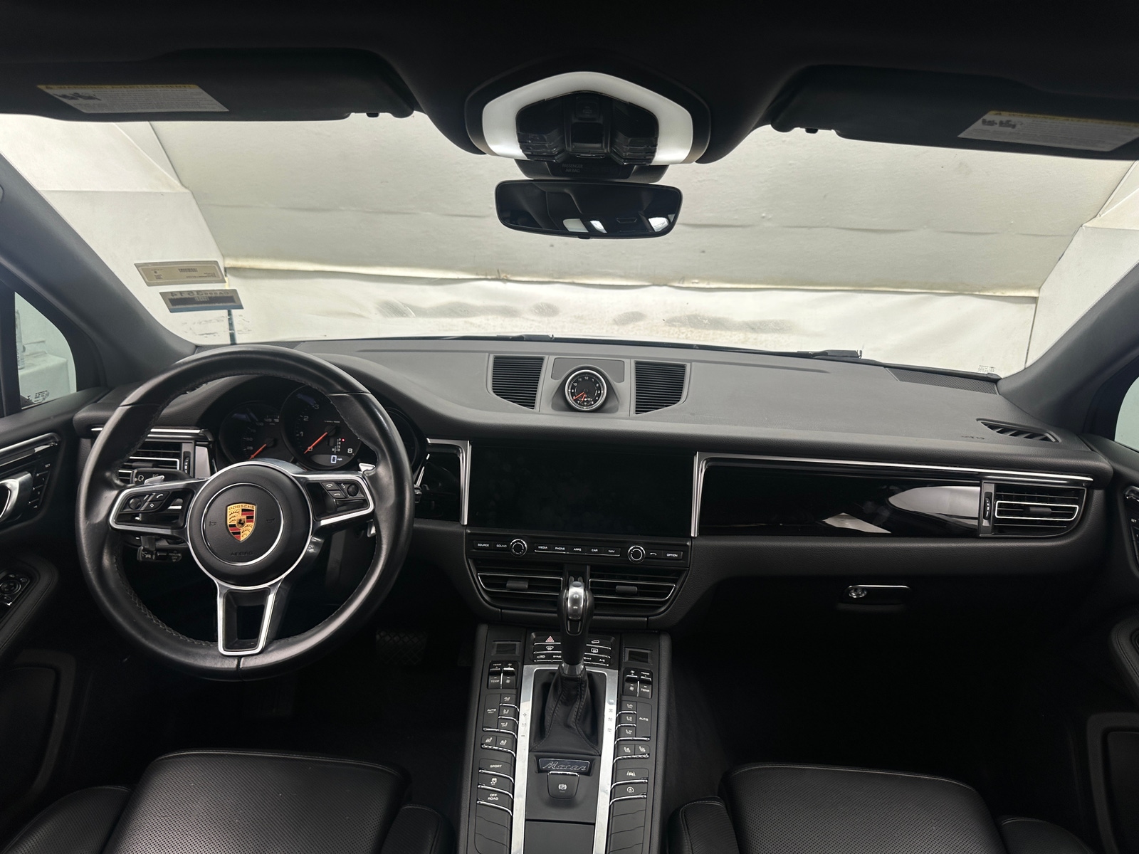 Thumbnail: 2020 Porsche Macan - 2
