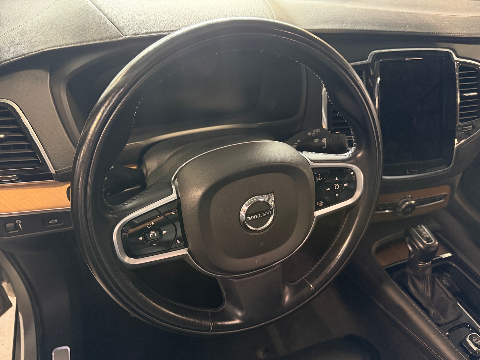 Thumbnail: 2019 Volvo XC90 - 4