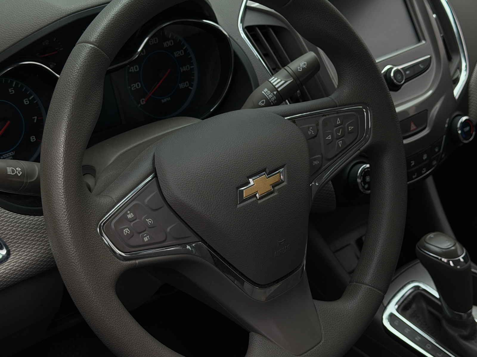 Thumbnail: 2017 Chevrolet Cruze - 5