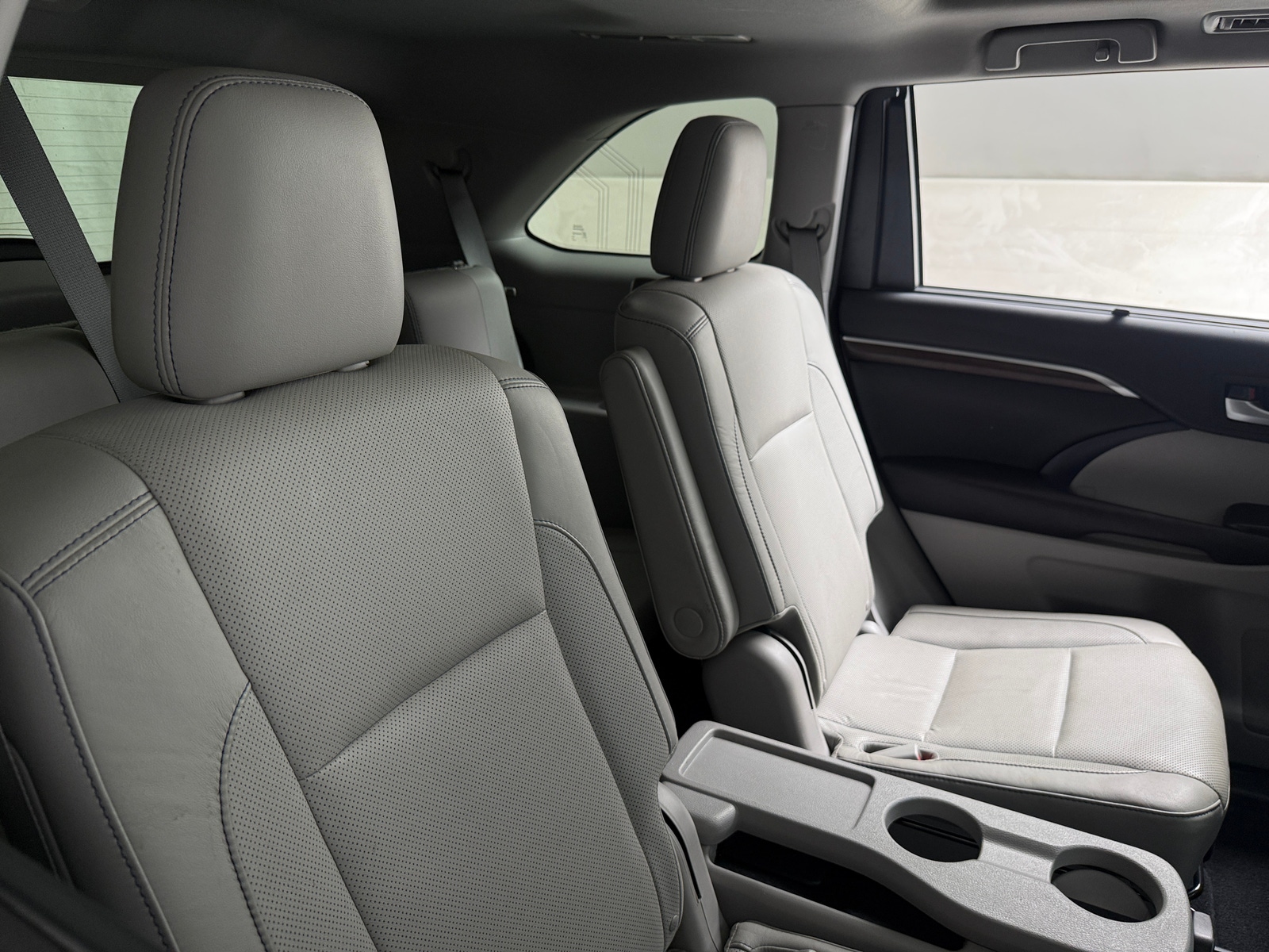 Thumbnail: 2016 Toyota Highlander - 5