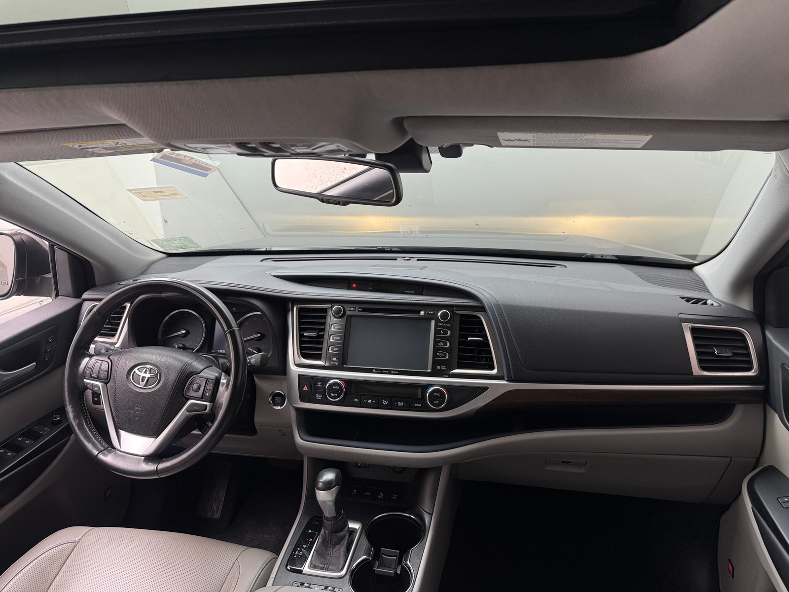 Thumbnail: 2016 Toyota Highlander - 2
