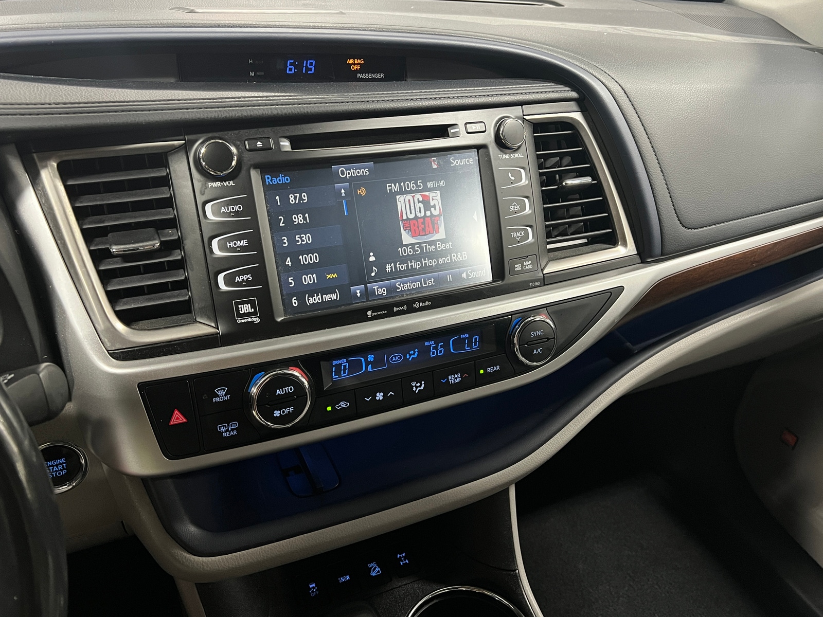 Thumbnail: 2016 Toyota Highlander - 3