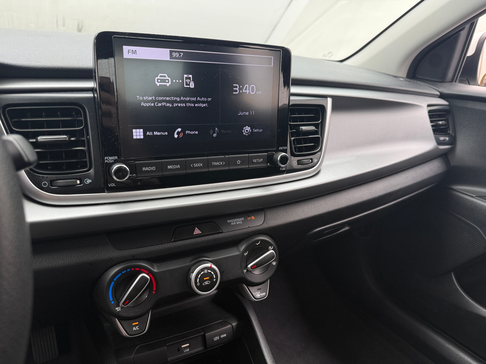 Thumbnail: 2021 Kia Rio - 4