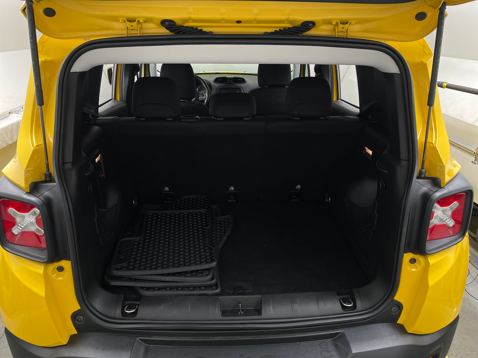 Thumbnail: 2017 Jeep Renegade - 7
