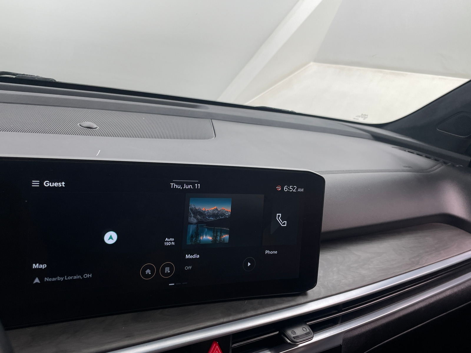 Thumbnail: 2024 Kia Sorento - 3