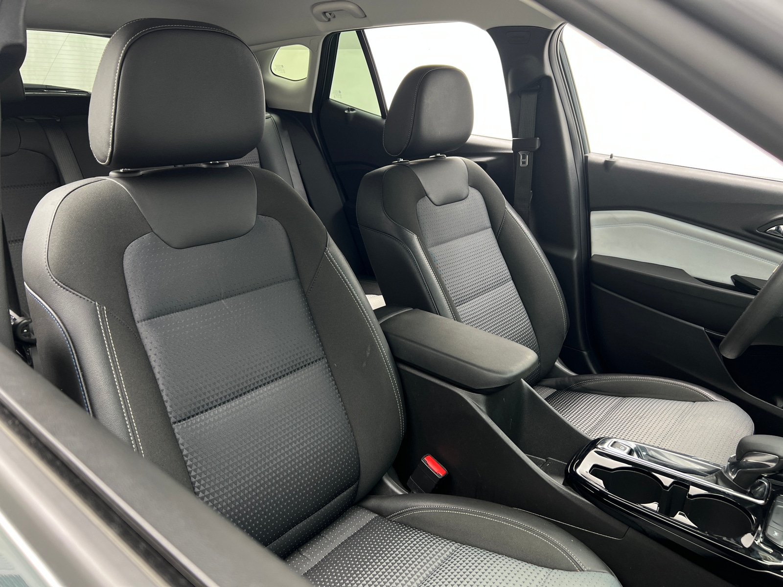 Thumbnail: 2025 Chevrolet Trax - 2