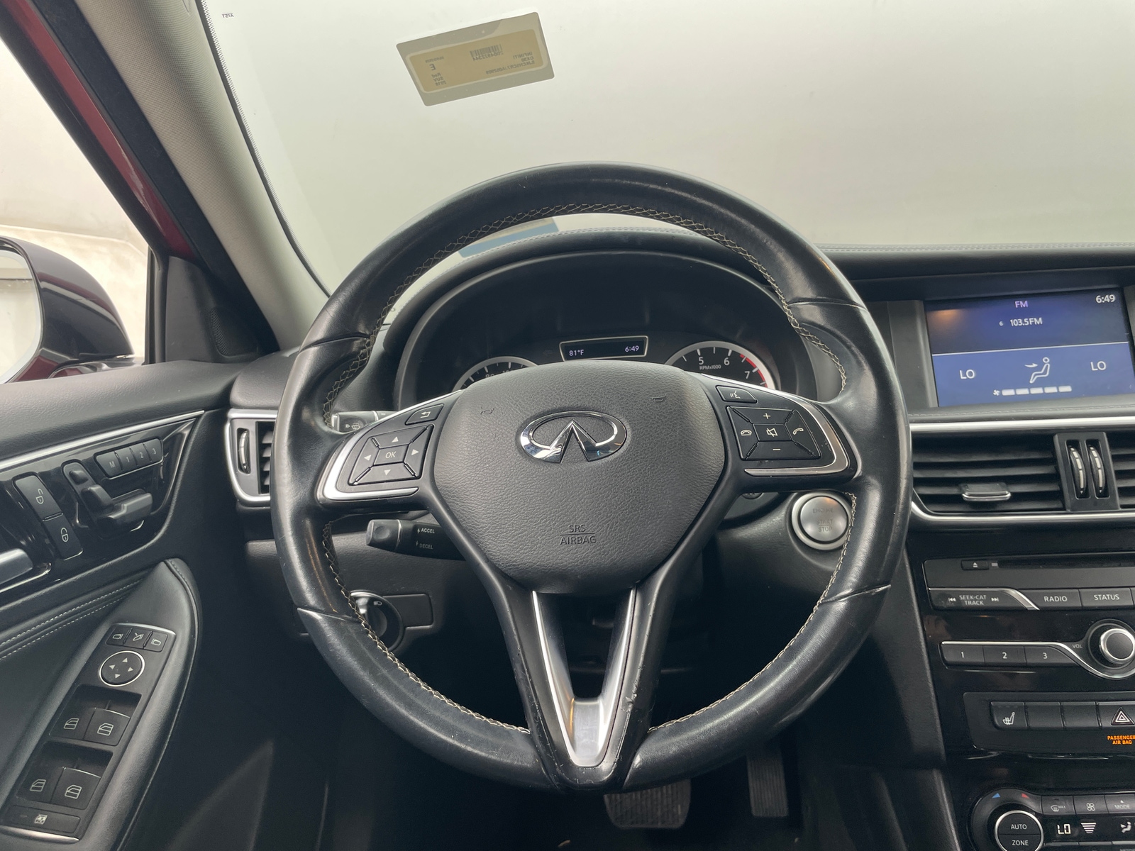 Thumbnail: 2018 INFINITI QX30 - 4