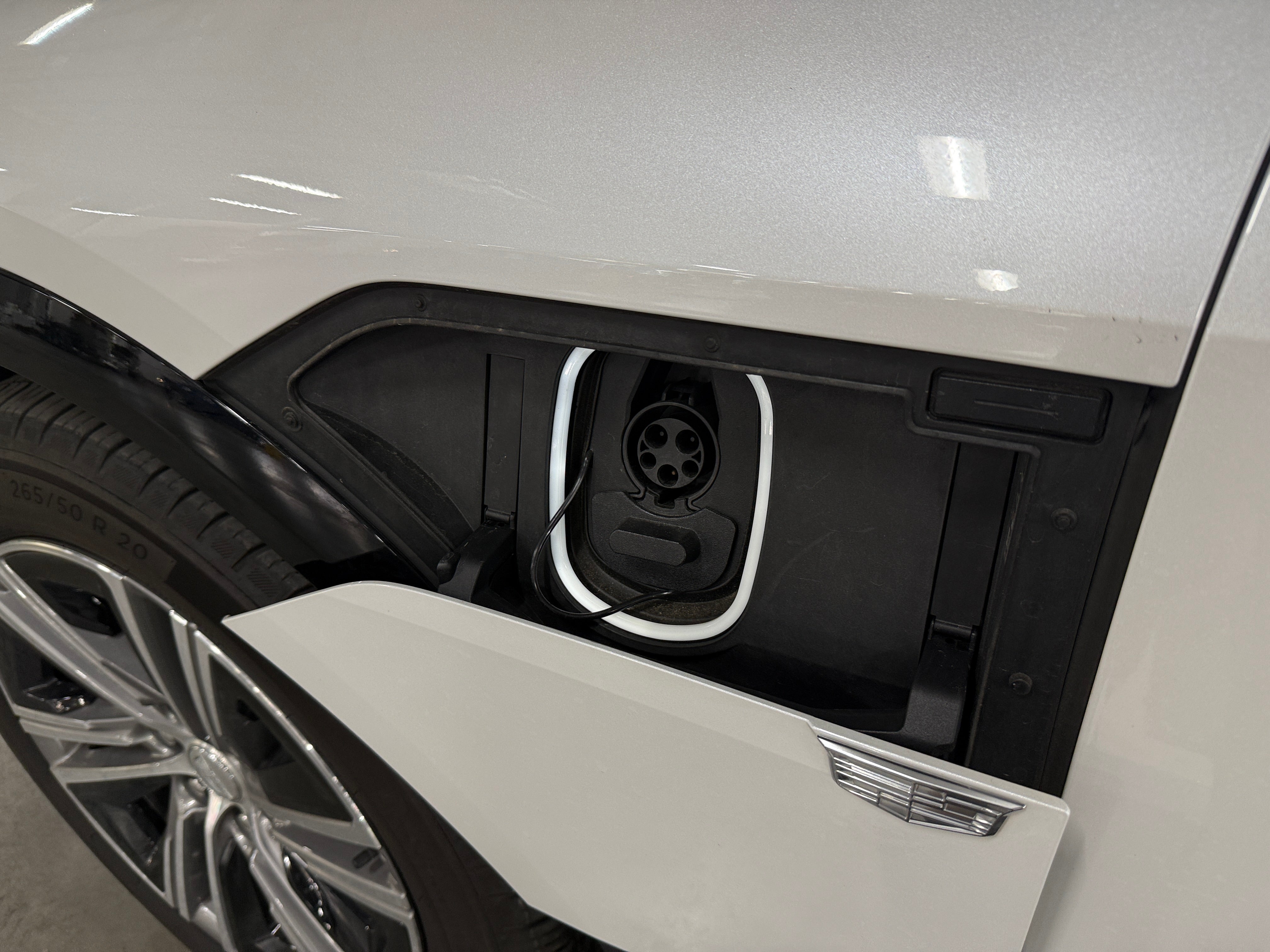 Used 2024 Cadillac LYRIQ Luxury 1 with VIN 1GYKPPRL1RZ101125 for sale in Auburn, WA
