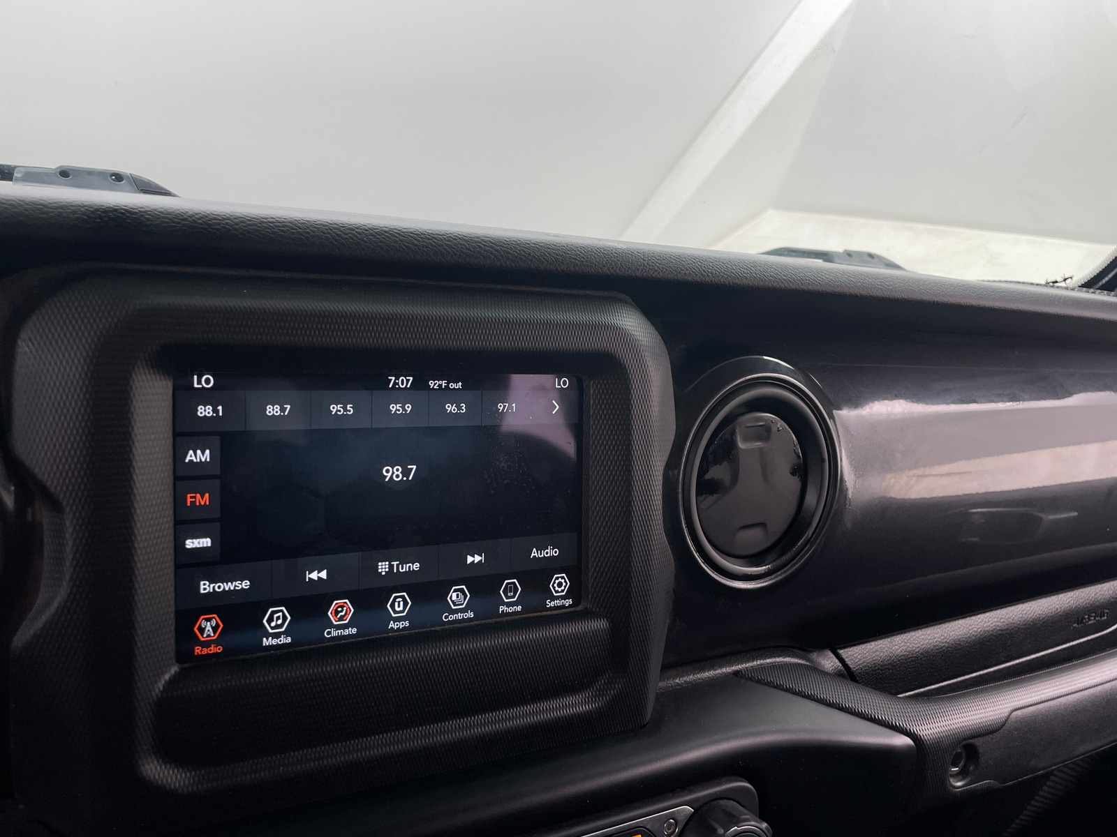 Thumbnail: 2022 Jeep Gladiator - 4