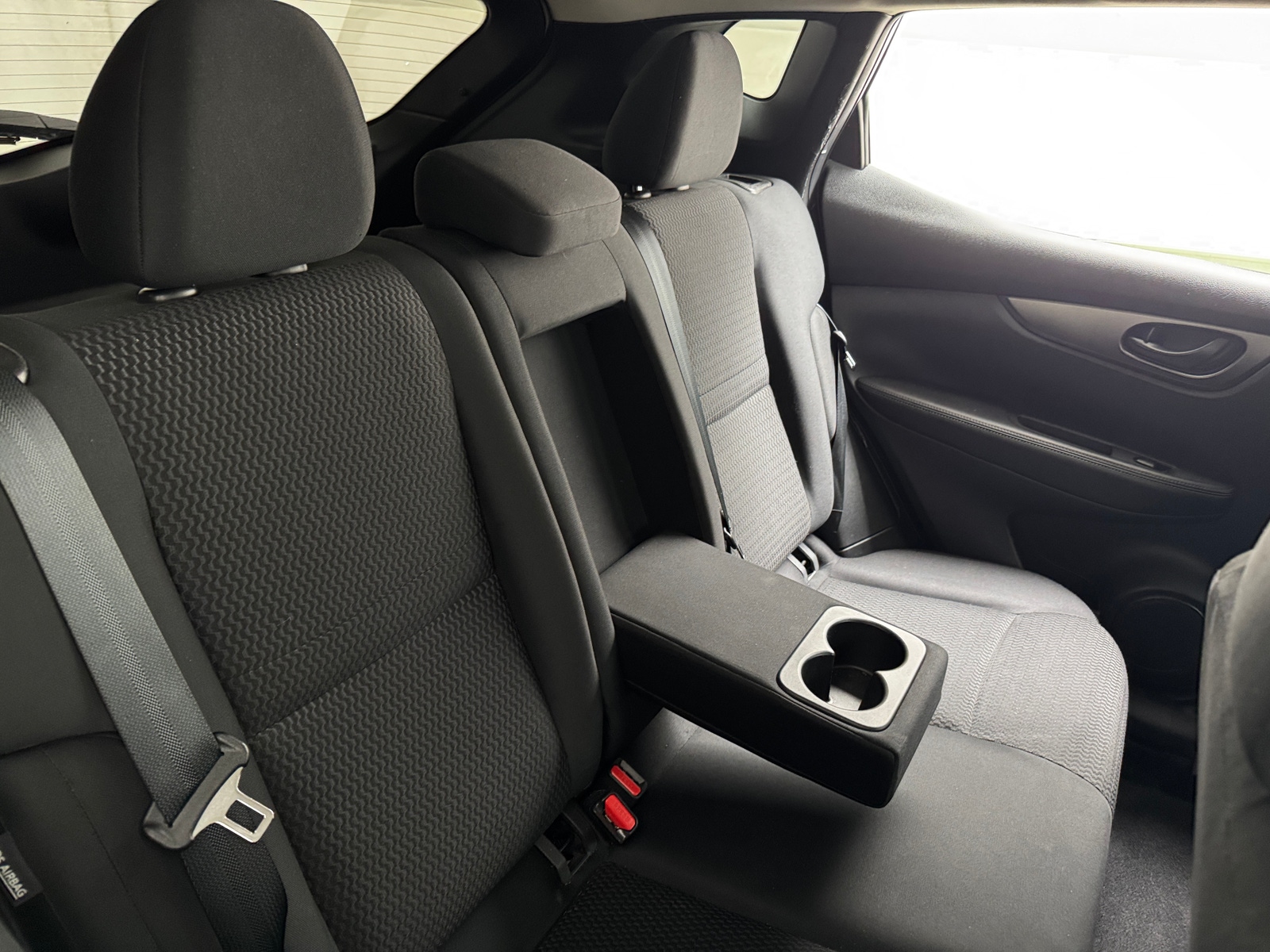 Thumbnail: 2021 Nissan Rogue Sport - 6