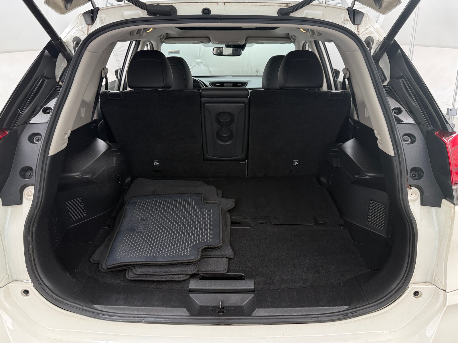 Thumbnail: 2017 Nissan Rogue - 6