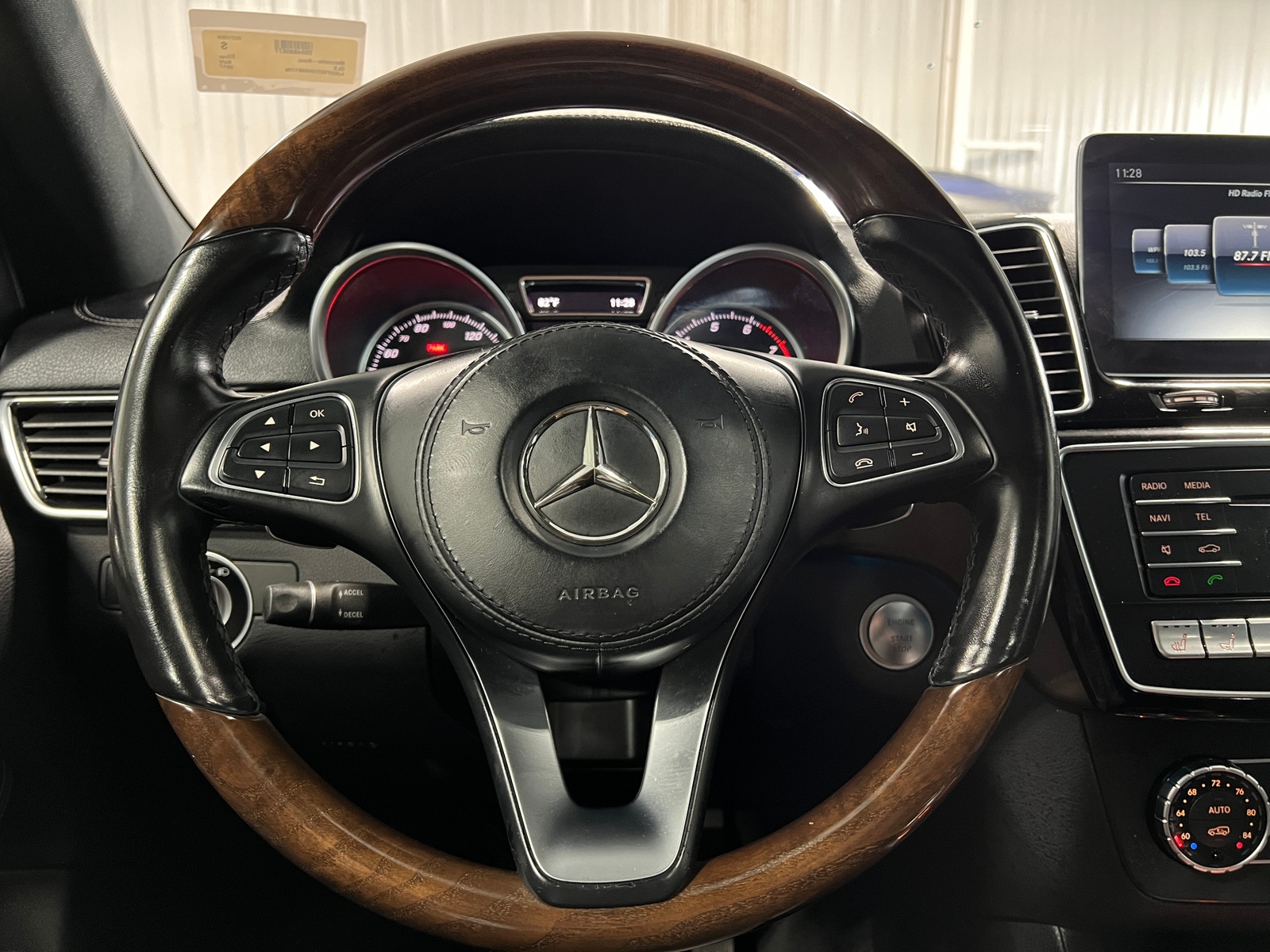 Thumbnail: 2017 Mercedes-Benz GLS - 4
