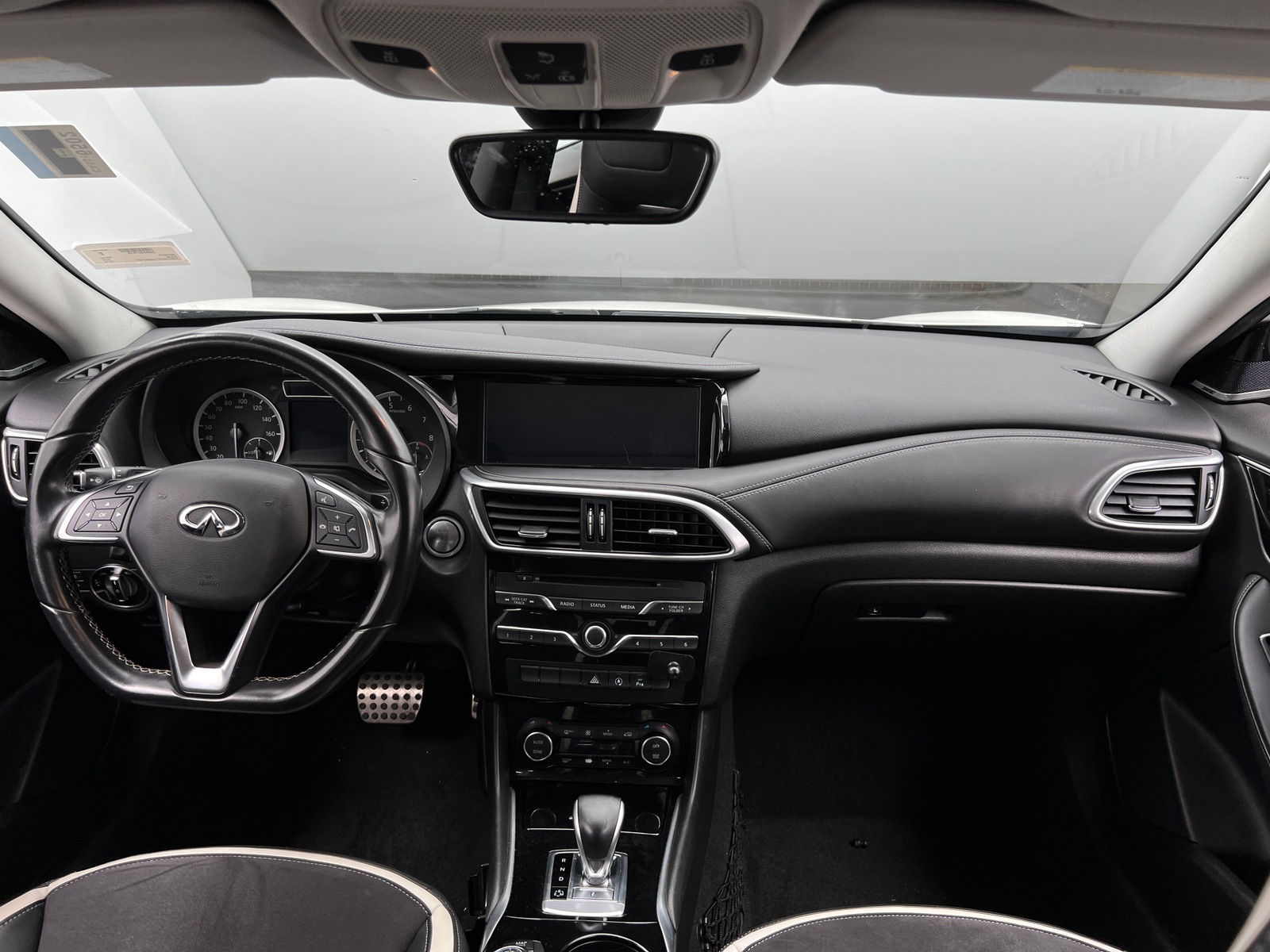 Thumbnail: 2018 INFINITI QX30 - 2