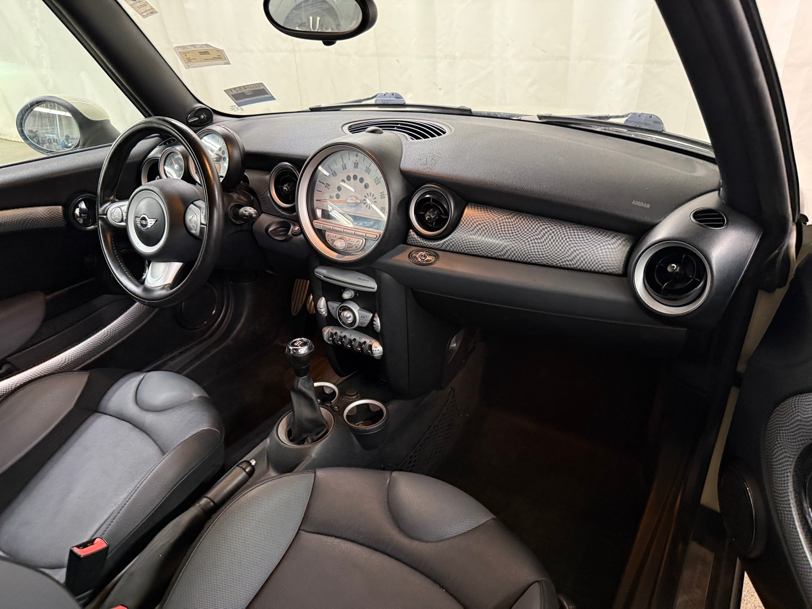 Thumbnail: 2010 MINI Cooper Convertible - 2
