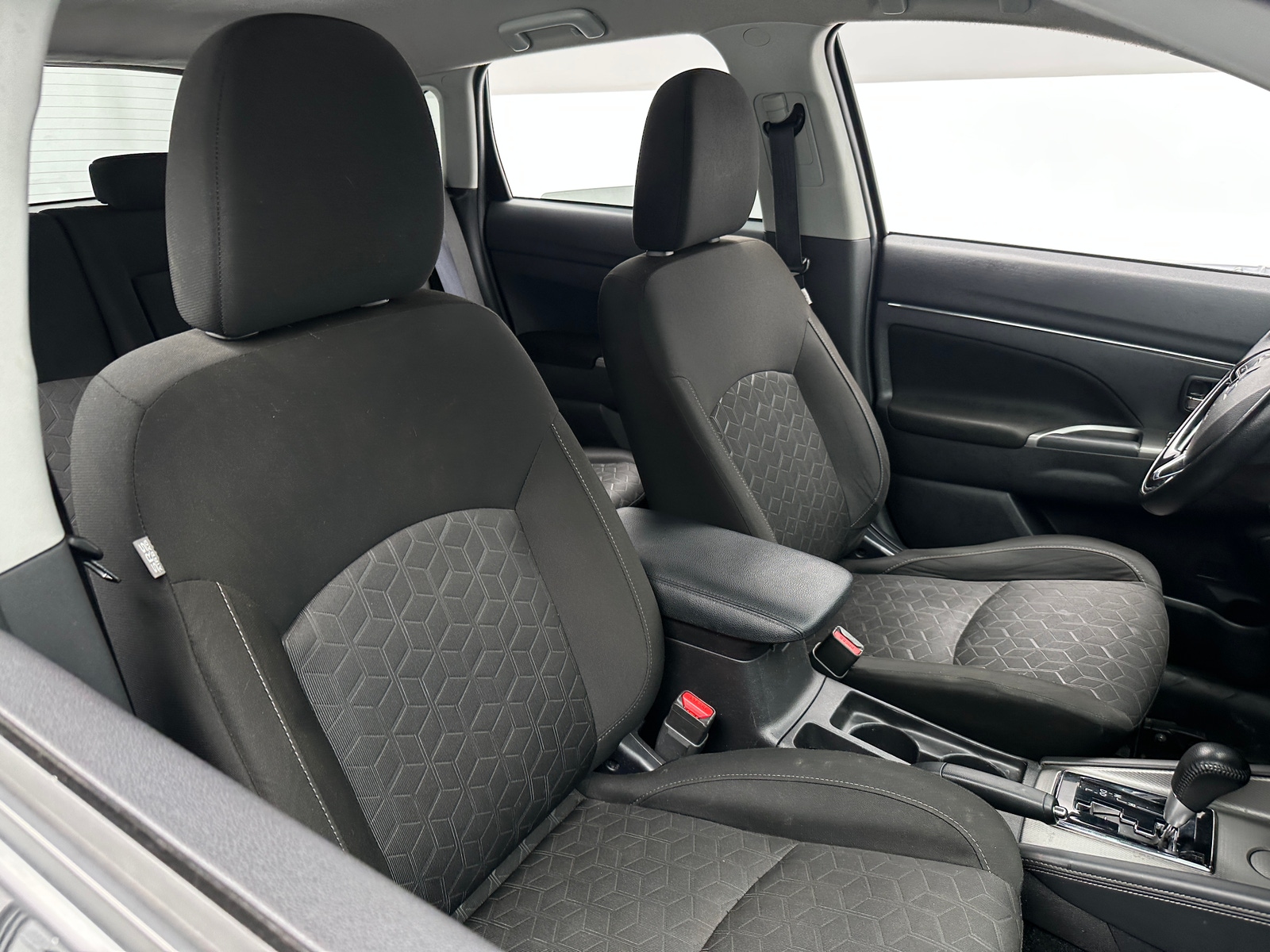 Thumbnail: 2020 Mitsubishi Outlander Sport - 2