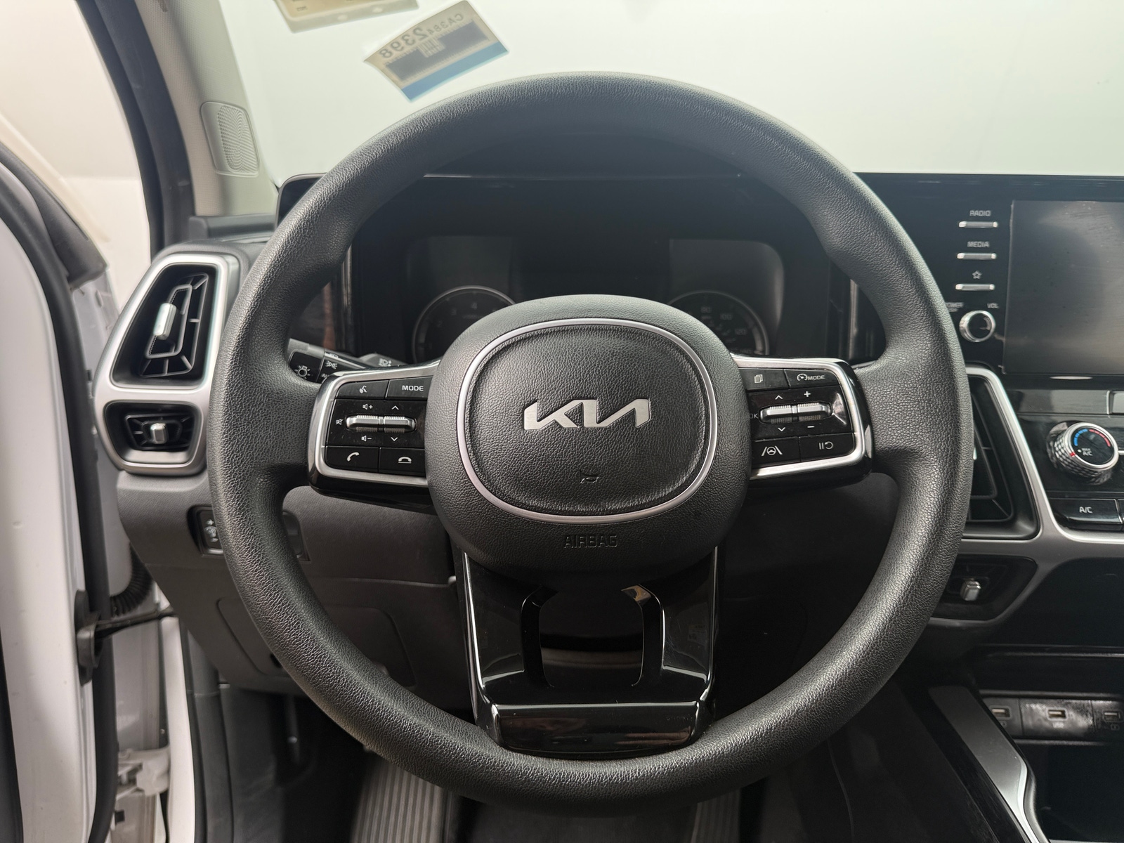 Thumbnail: 2023 Kia Sorento - 5