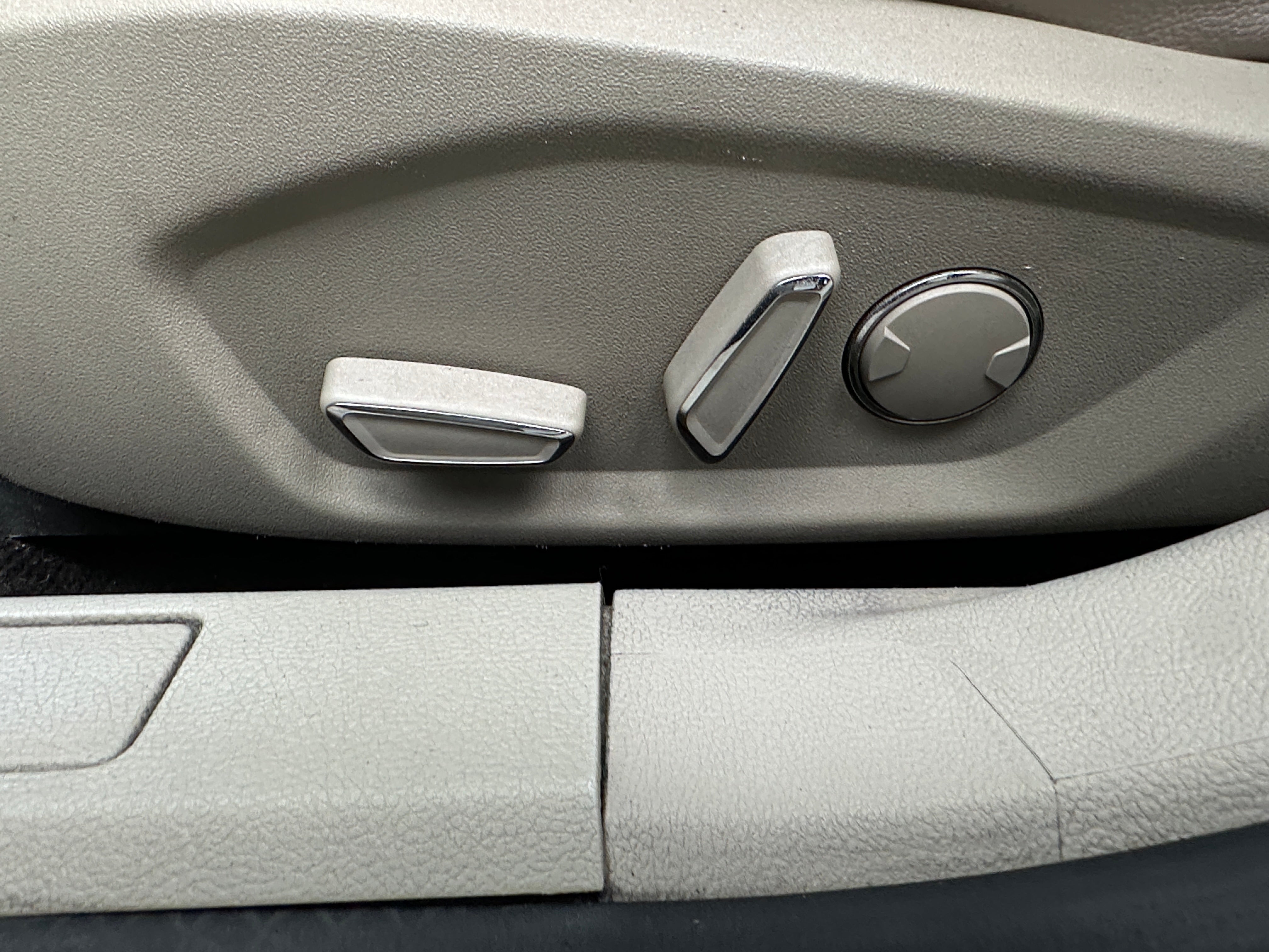Used 2019 Ford Fusion SEL with VIN 3FA6P0CD3KR219466 for sale in Auburn, WA