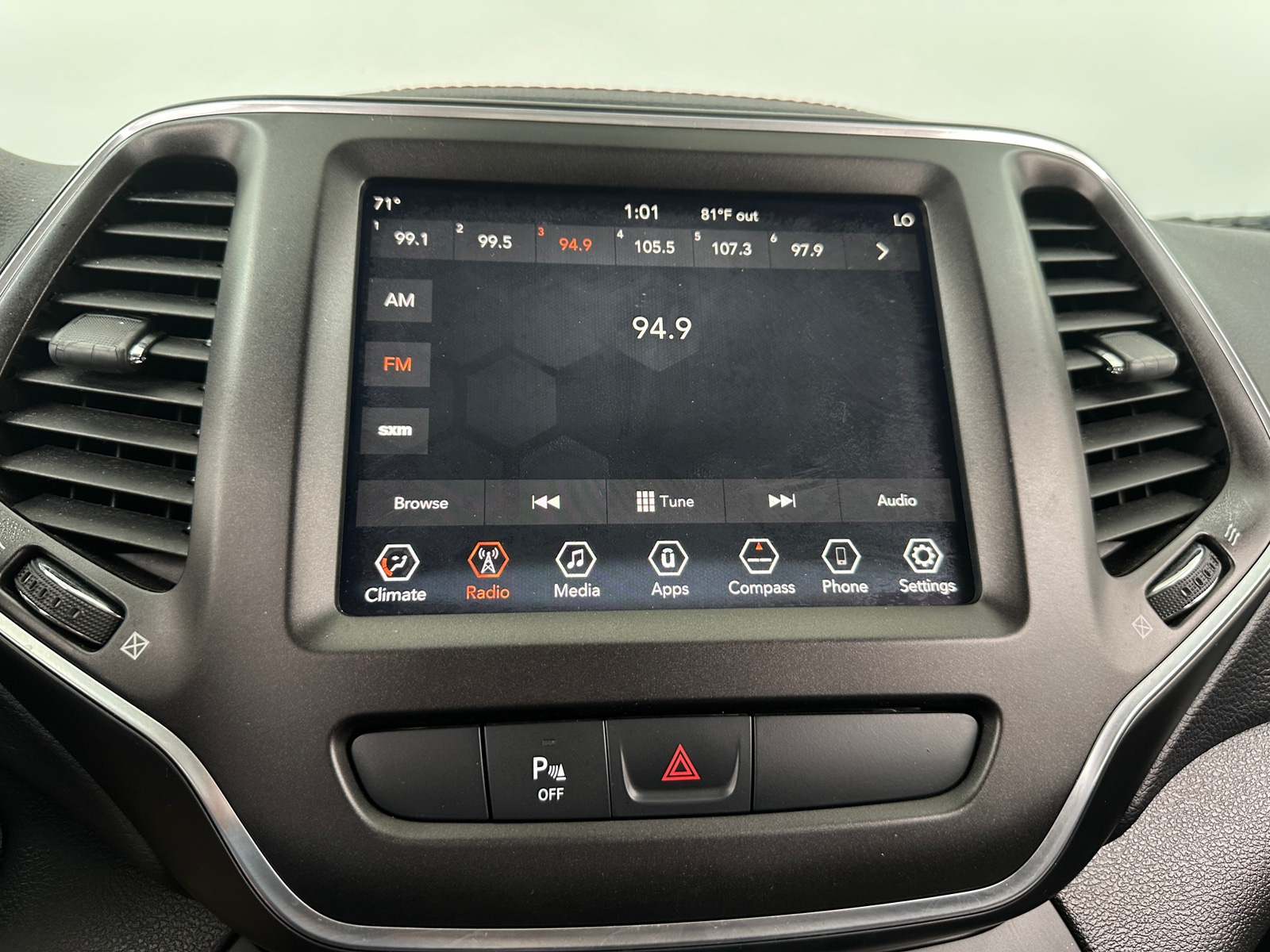 Thumbnail: 2019 Jeep Cherokee - 4