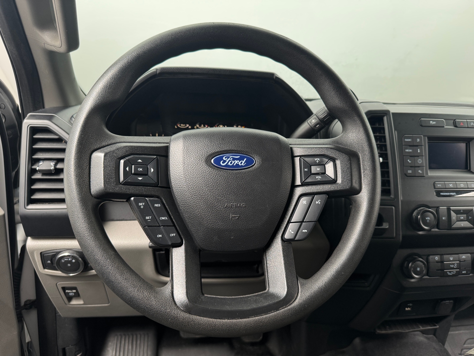 Thumbnail: 2019 Ford Econoline - 5