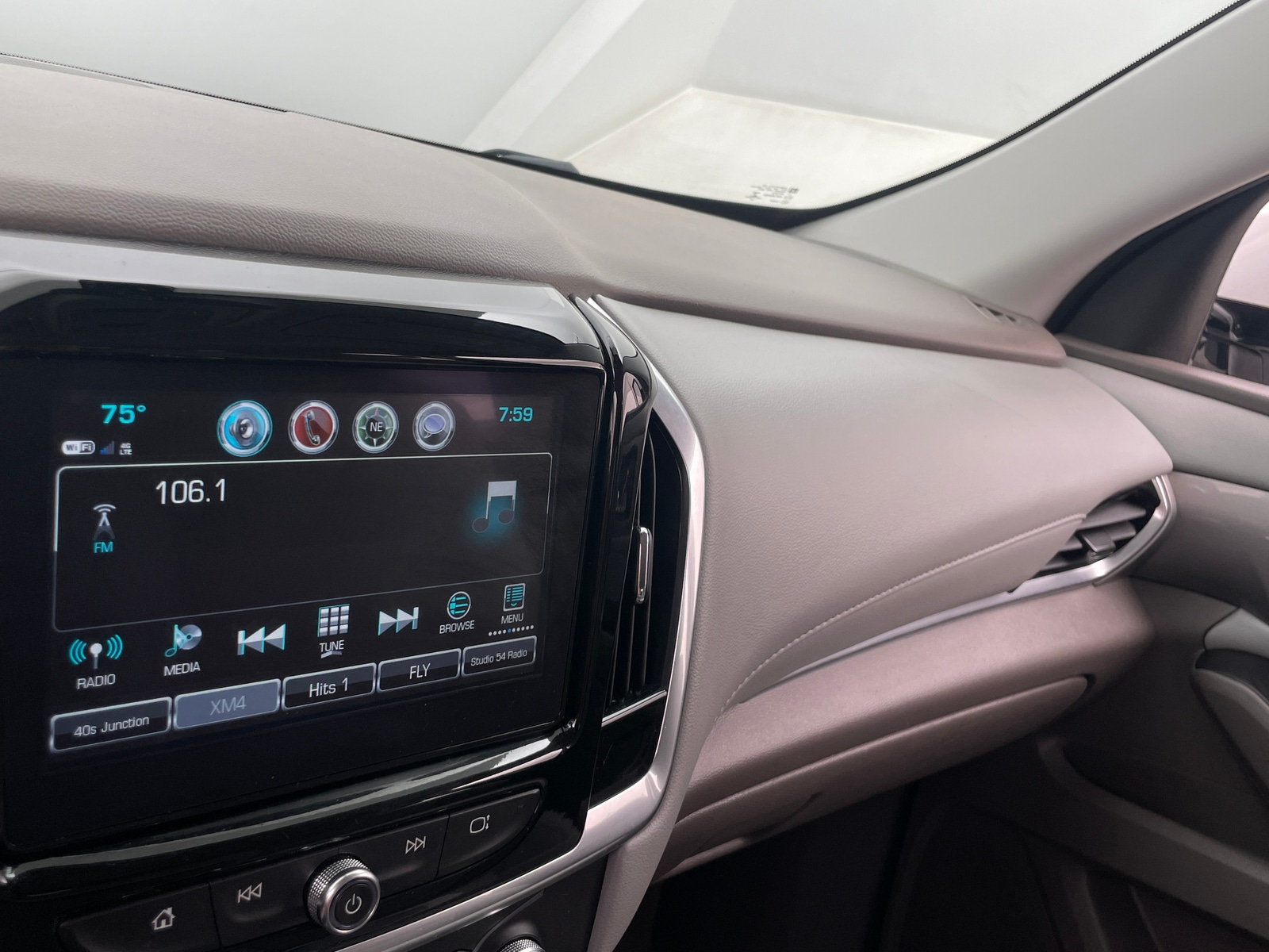 Thumbnail: 2019 Chevrolet Traverse - 4