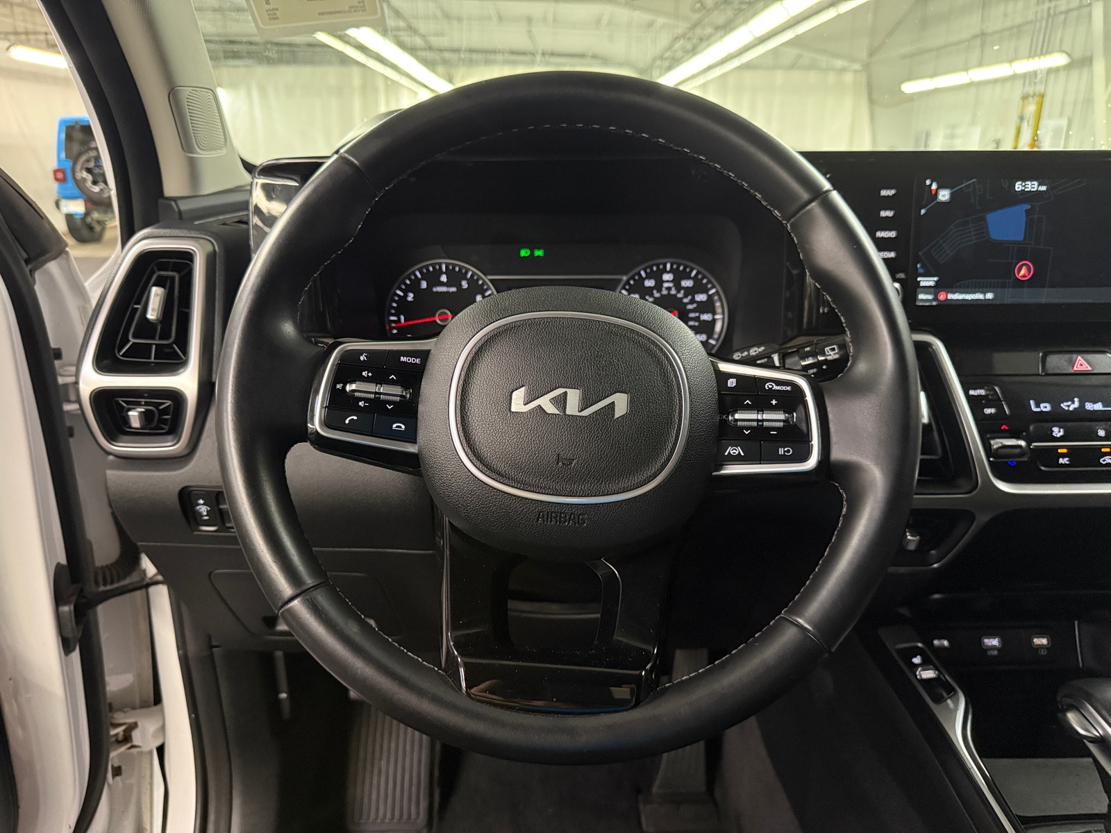 Thumbnail: 2022 Kia Sorento - 4