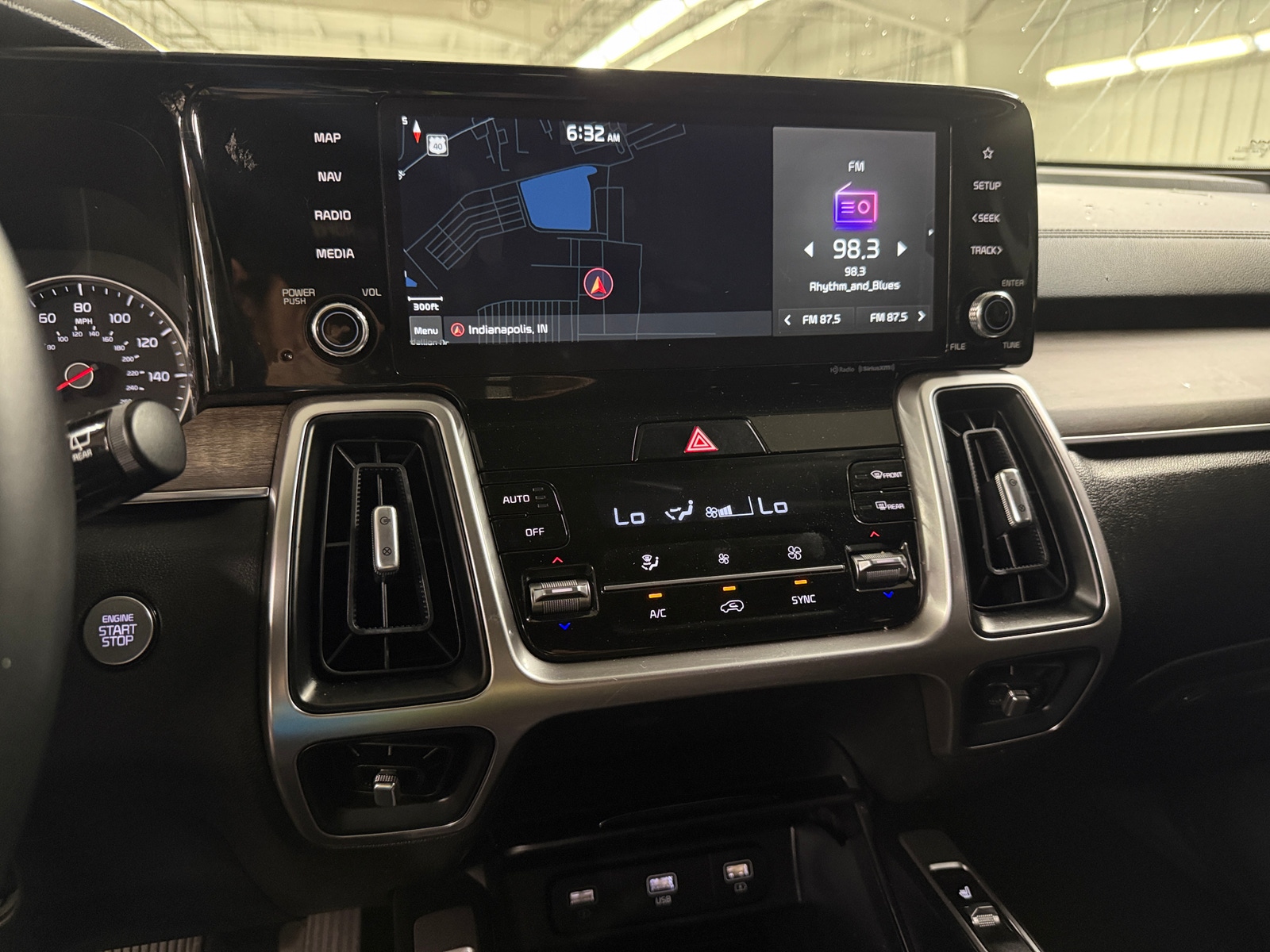 Thumbnail: 2022 Kia Sorento - 3