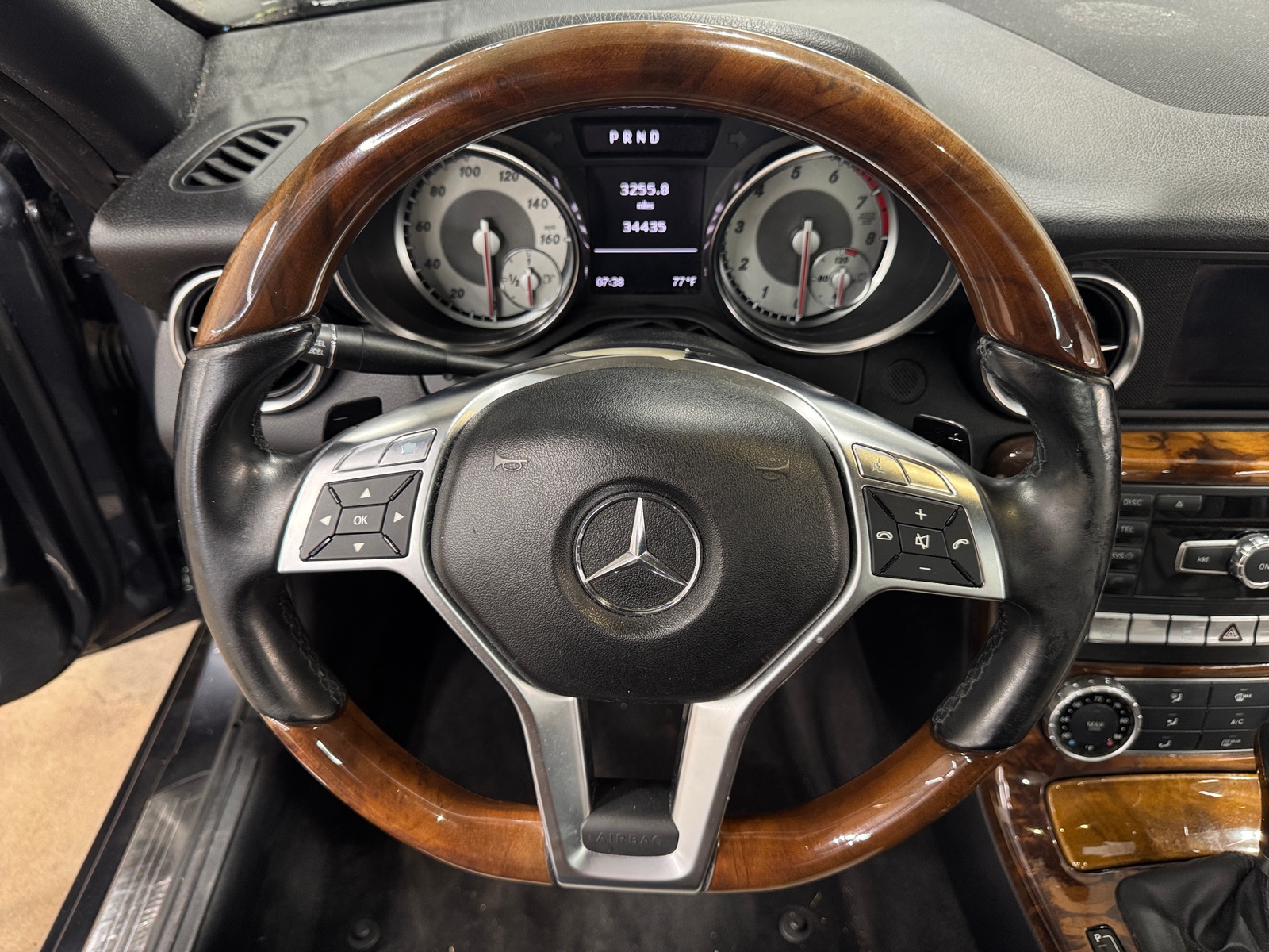 Thumbnail: 2012 Mercedes-Benz SLK - 4