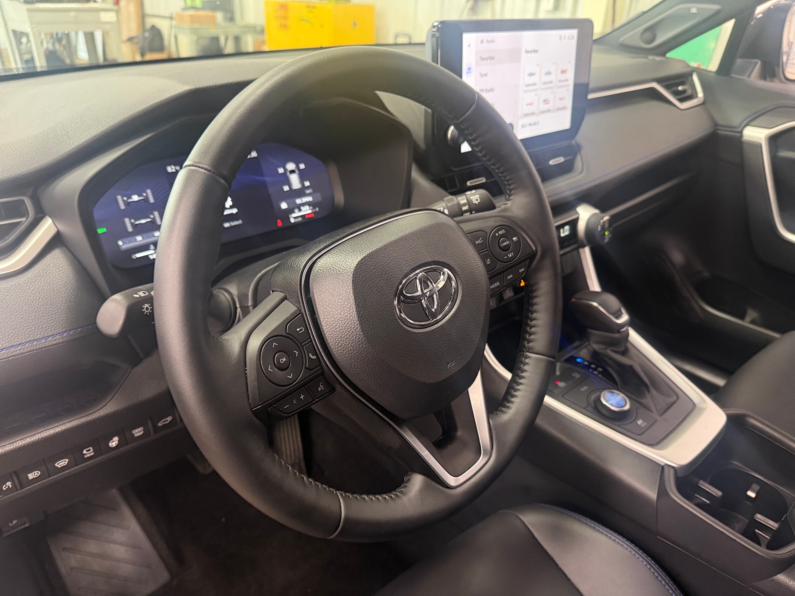 Thumbnail: 2025 Toyota RAV4 - 4