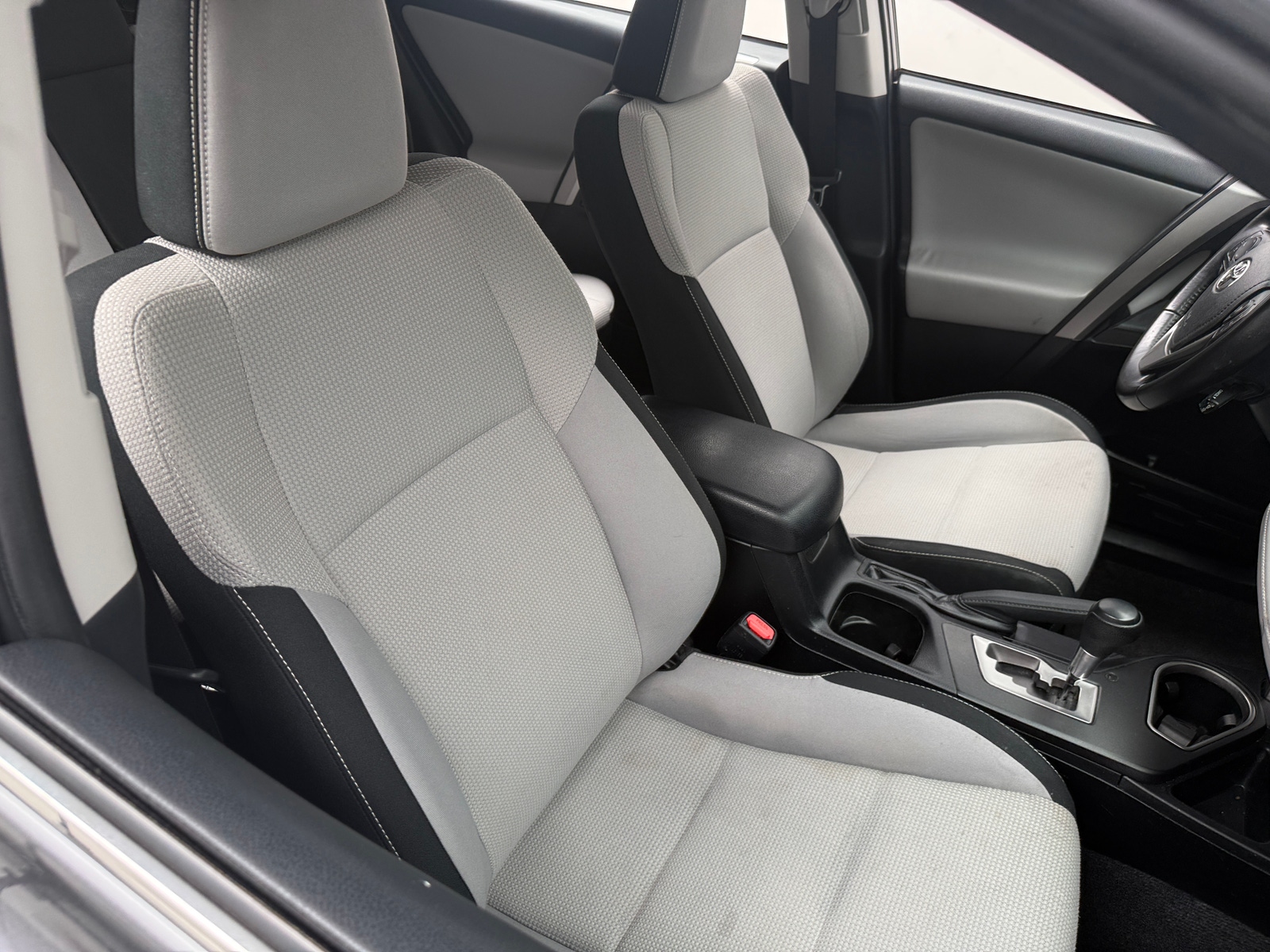 Thumbnail: 2016 Toyota RAV4 - 2