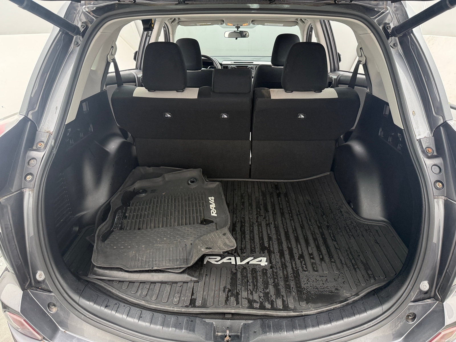 Thumbnail: 2016 Toyota RAV4 - 7