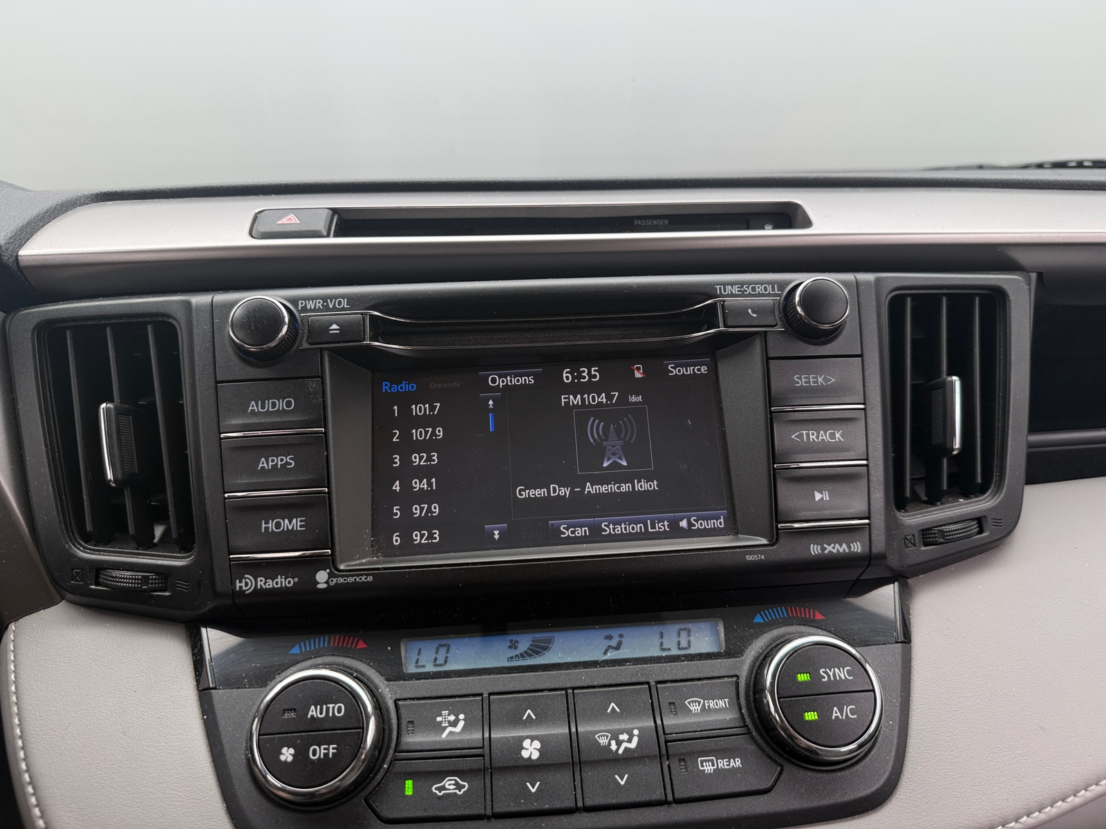 Thumbnail: 2016 Toyota RAV4 - 4