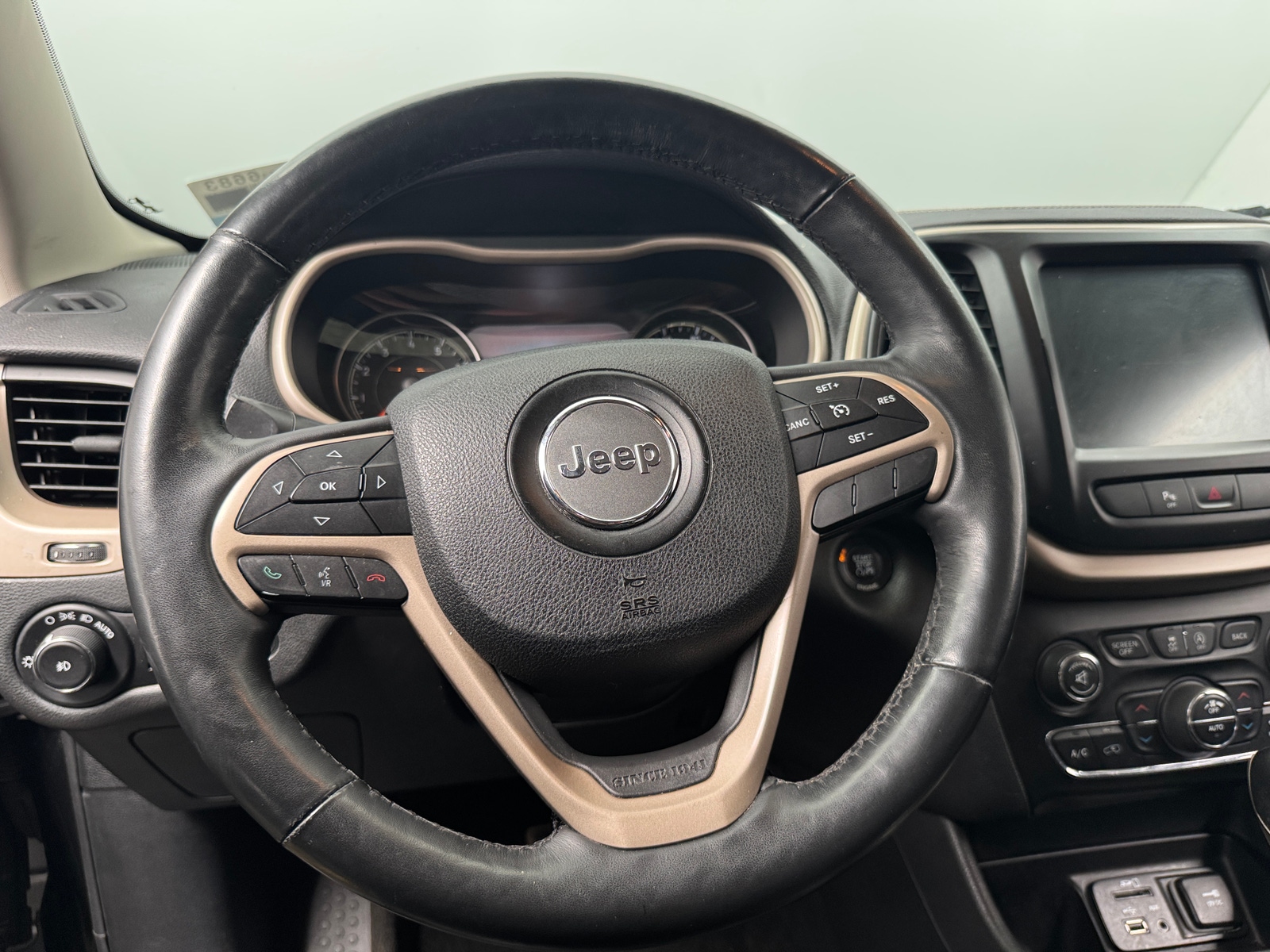 Thumbnail: 2015 Jeep Cherokee - 4