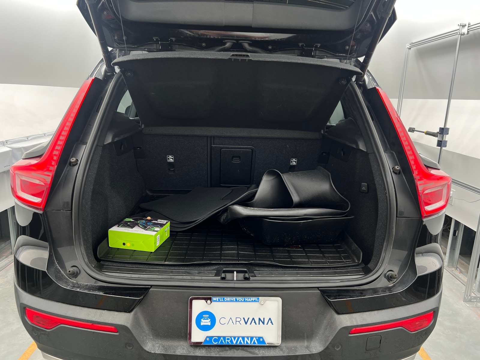 Thumbnail: 2022 Volvo XC40 - 6