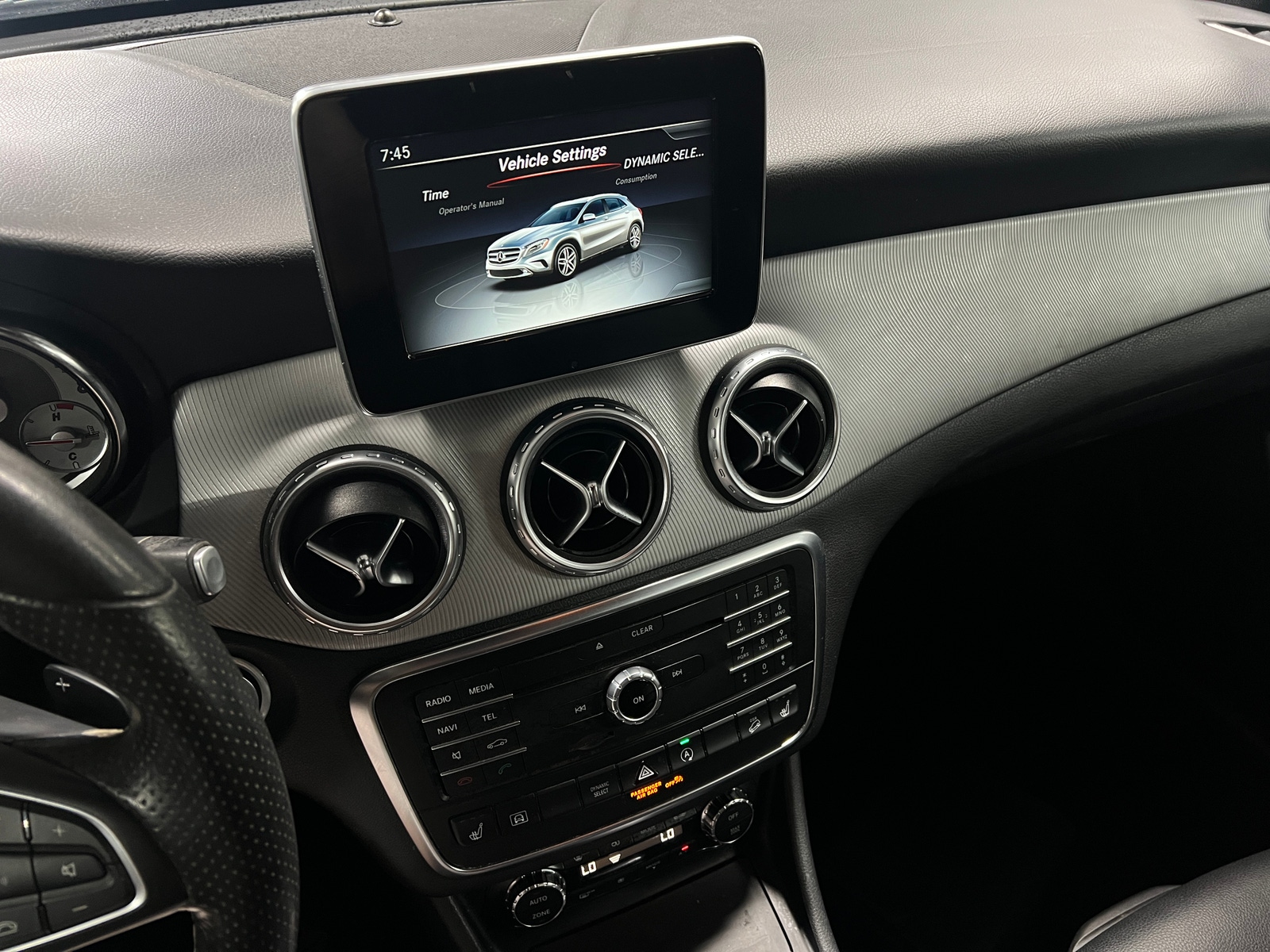 Thumbnail: 2017 Mercedes-Benz GLA - 3