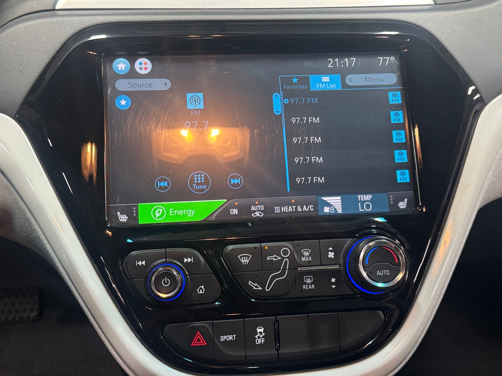 Thumbnail: 2017 Chevrolet Bolt EV - 4