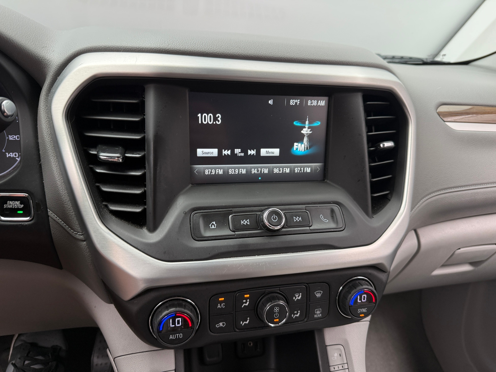 Thumbnail: 2017 GMC Acadia - 4